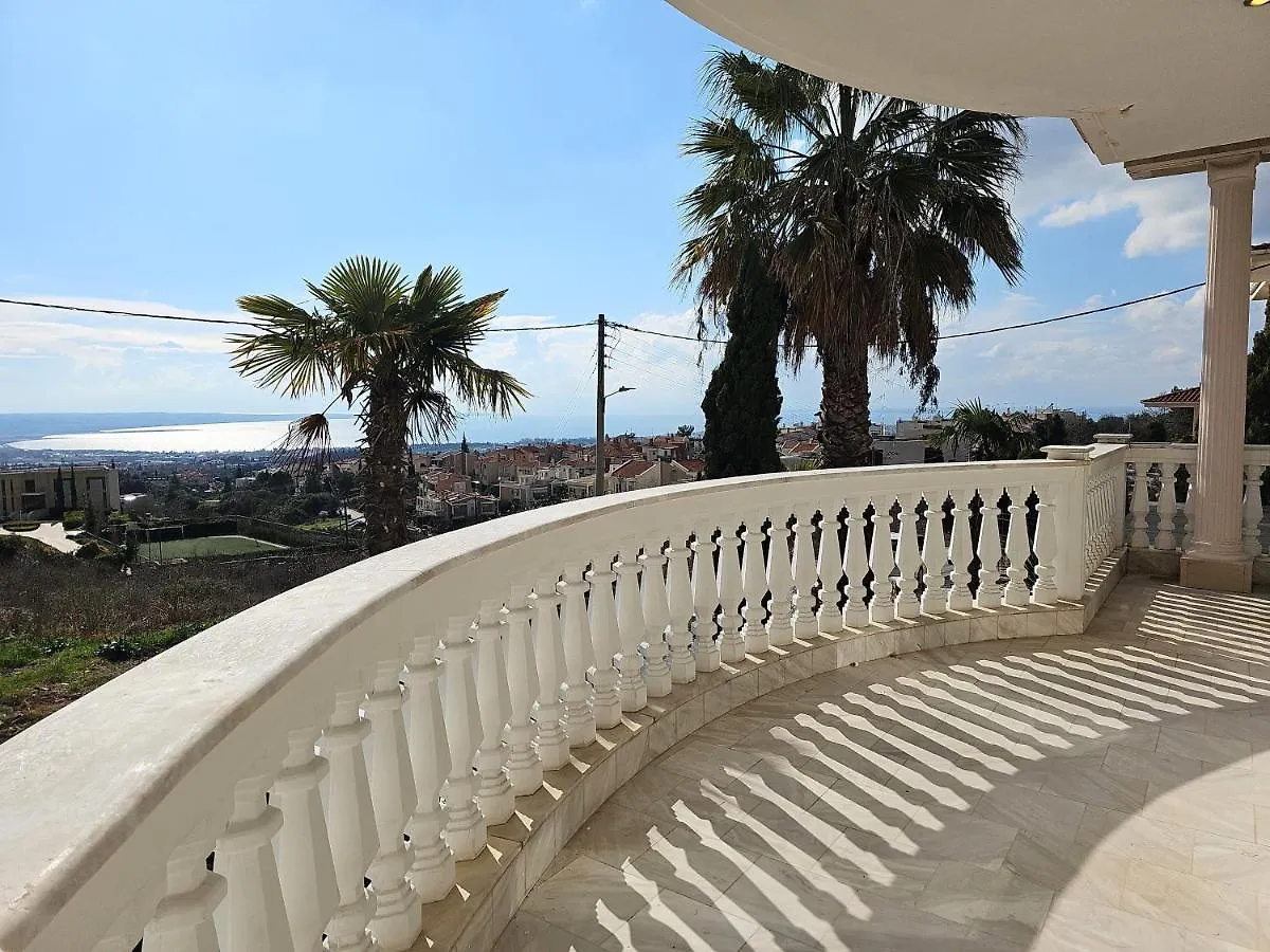 Escape To Villa Panorama And Enjoy The Classic Charm With Stunning Sea Views Салоники